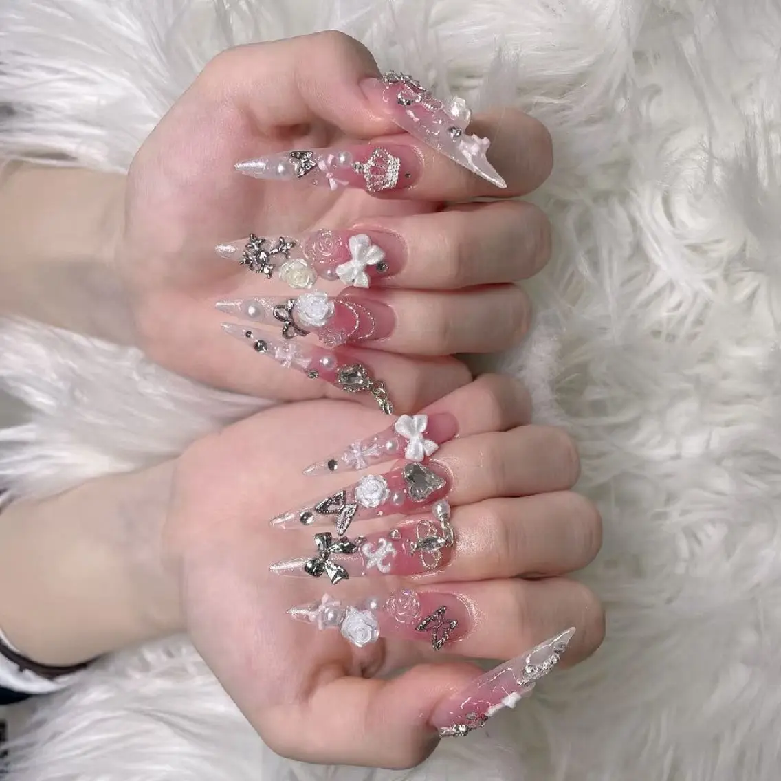 ネイル ENsalon AKIRAのネイルデザイン