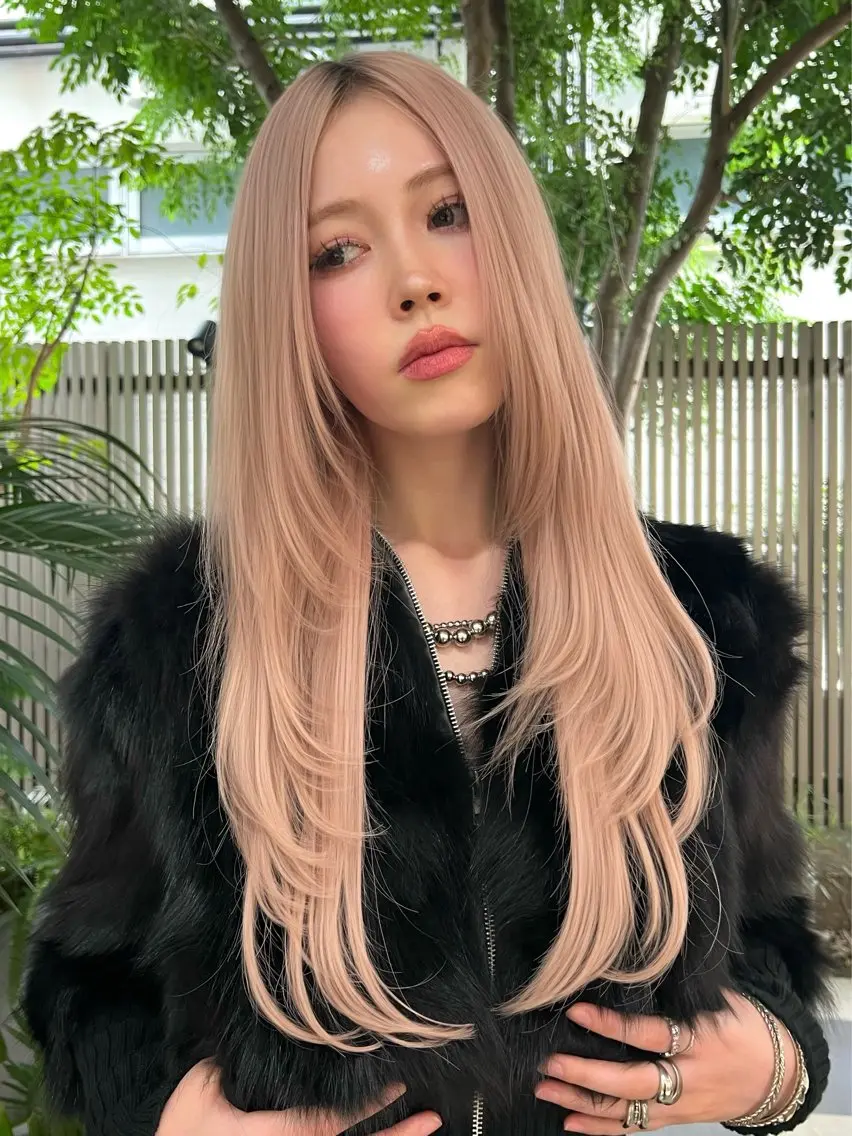 ロング カラー レイヤーカット カット 抜きっぱなしブロンド /ハイトーン/カナタのヘアスタイル