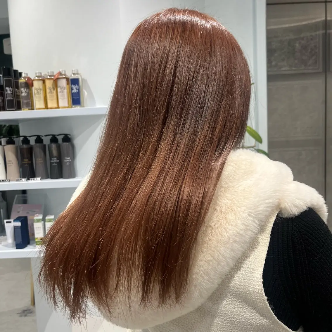 セミロング カラー ブラウンカラー オレンジ オレンジブラウン ヘアカラー 顔周りカット／透明感 カラー／Kurumeのヘアスタイル