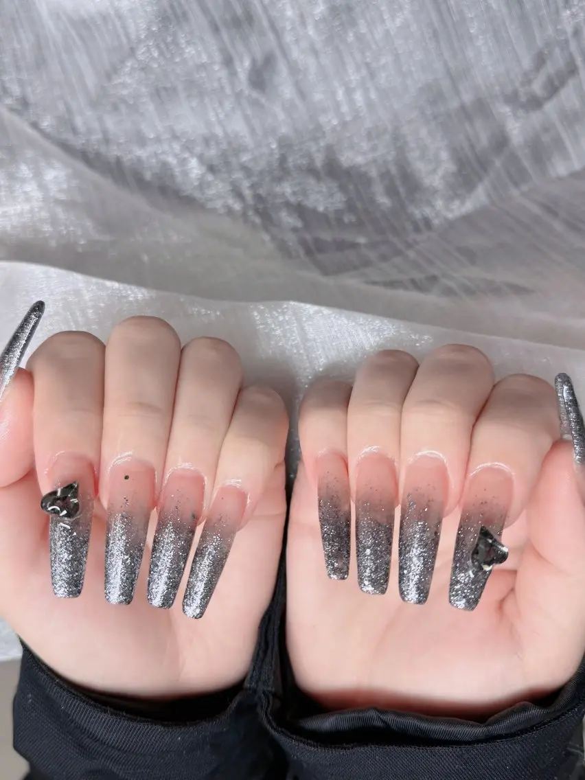 ネイル オーロラネイル フレンチネイル ジェルネイル ハロウィン キラキラネイル H.baby Nail Salonのネイルデザイン