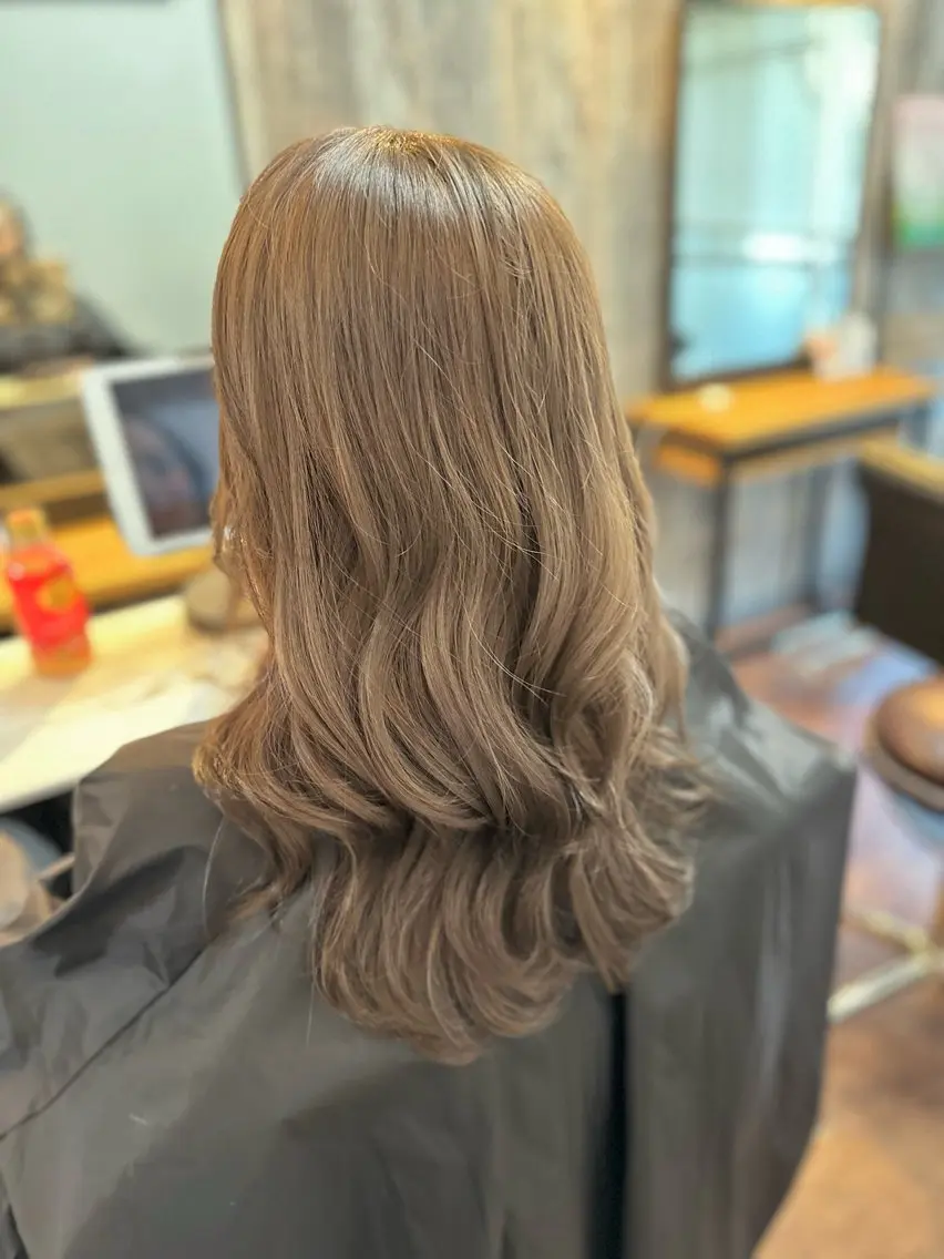 セミロング カラー ブリーチ グレージュ カット ヘアカラー トリートメント Luzir⭐︎ GEN⭐︎のヘアスタイル