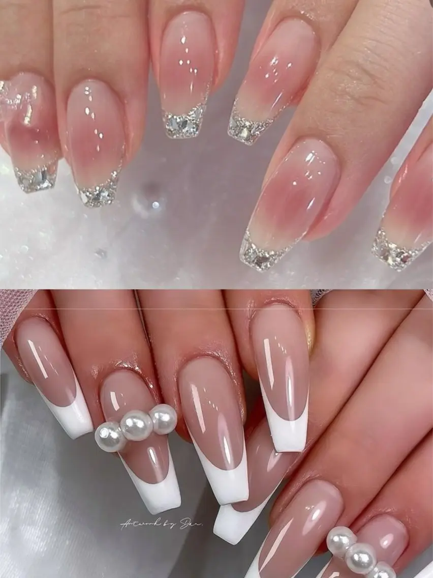 左手→白フレンチ。右手→チークガラスフレンチネイル💅🏻(オフあり)※左右非対称ですの写真