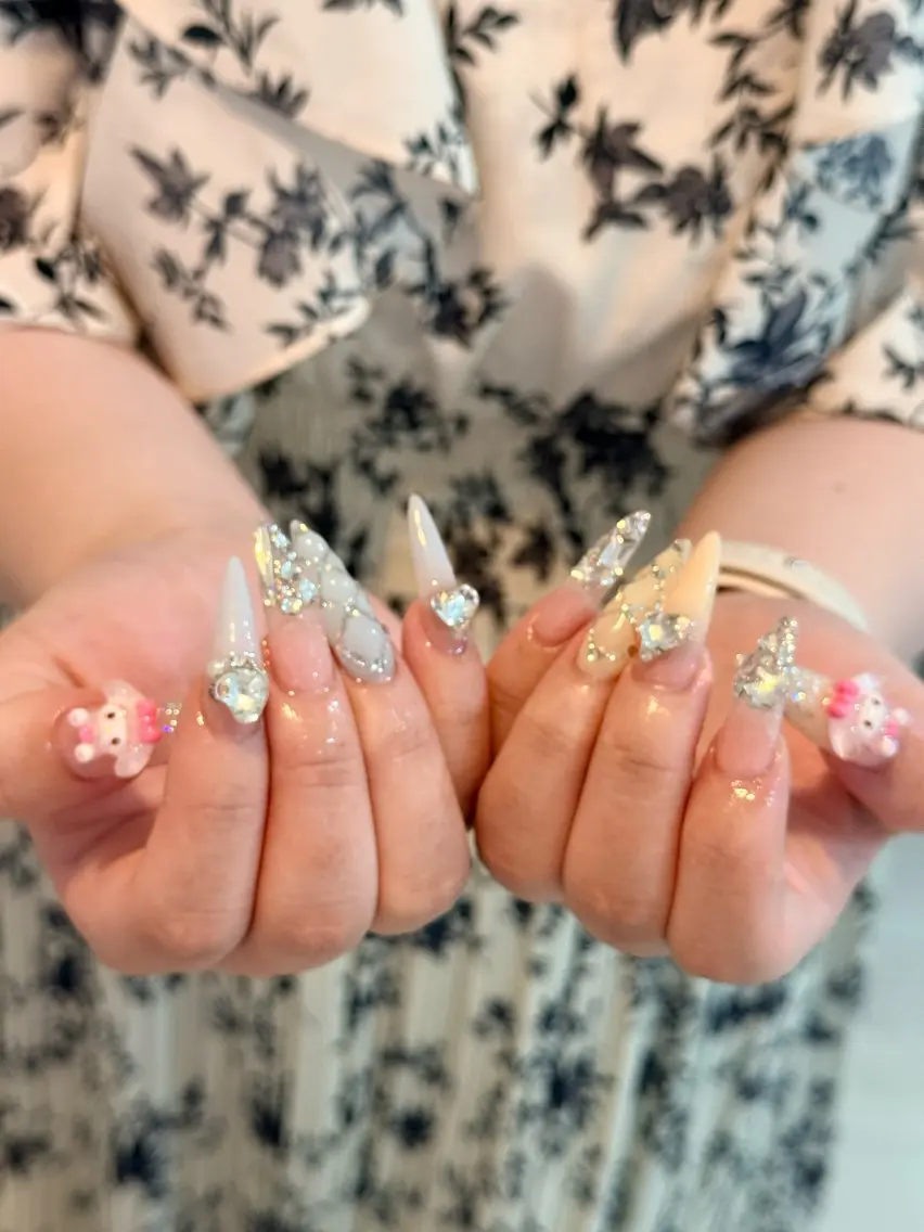 ネイル チークネイル ドット フットネイル フレンチネイル グラデーション ハンドネイル ハンドケア Nihonthy Nail 新宿のネイルデザイン