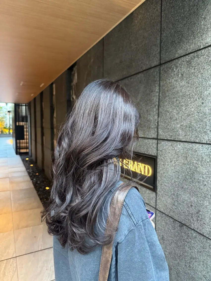 カラー ヘアカラー 櫻木 志穏のヘアスタイル