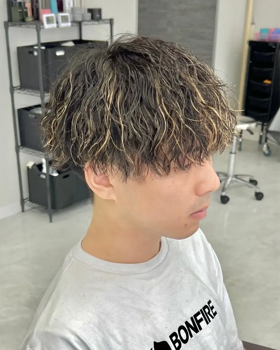 ショート カラー パーマ メンズ カット ヘアカラー パーマ ヘアセット 垢抜けメンズパーマ/ だいち先輩のヘアスタイル