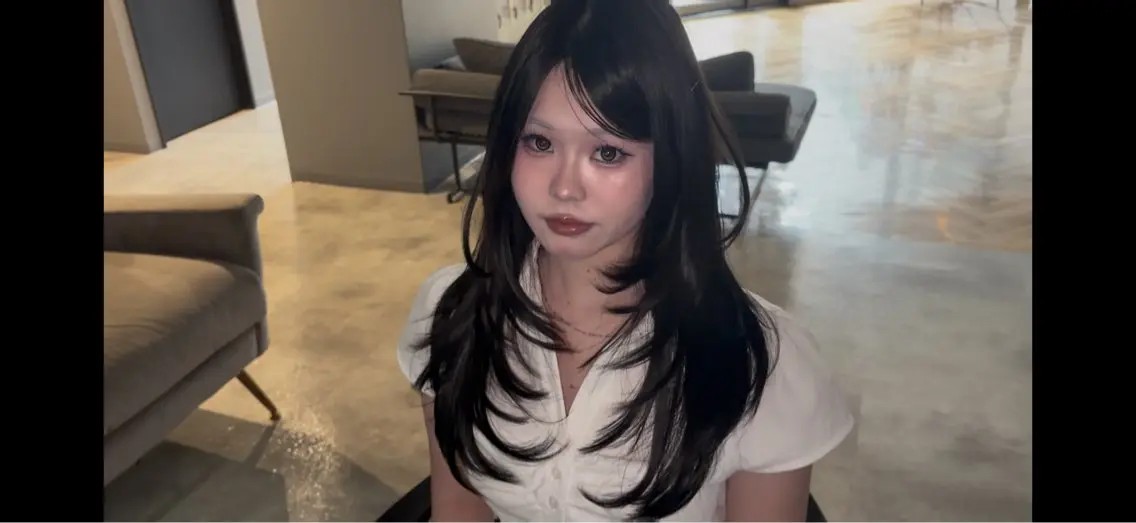 ロング 真下 瑞歩のヘアスタイル