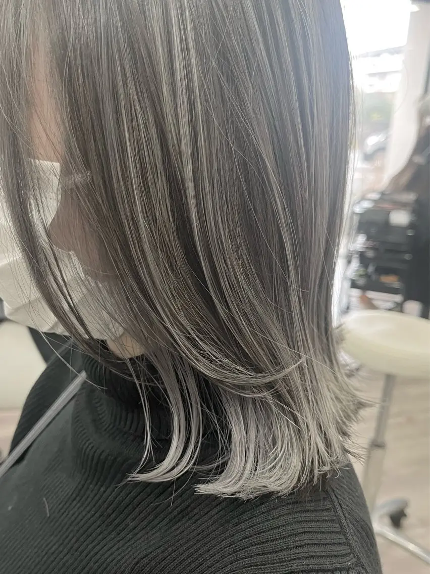 ミディアム レイヤーカット 飛田 由貴のヘアスタイル