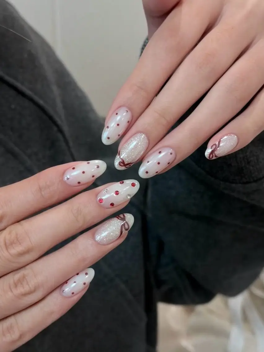 ネイル チークネイル フレンチネイル グラデーション キラキラネイル 韓国ネイル Minette nailHuongのネイルデザイン