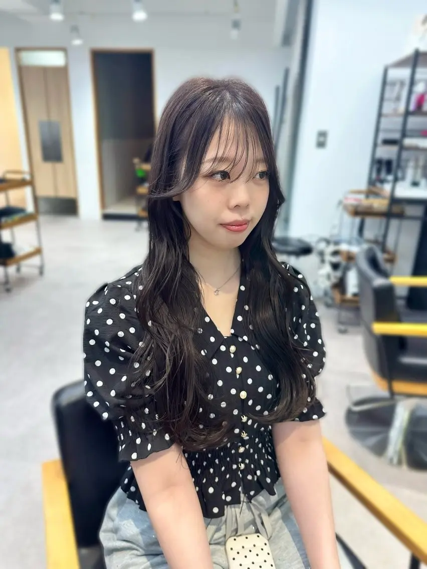 ロング カラー パーマ ヘアアレンジ メンズ キッズ カット ヘアカラー レイヤーカット/ 巻ける縮毛矯正のヘアスタイル