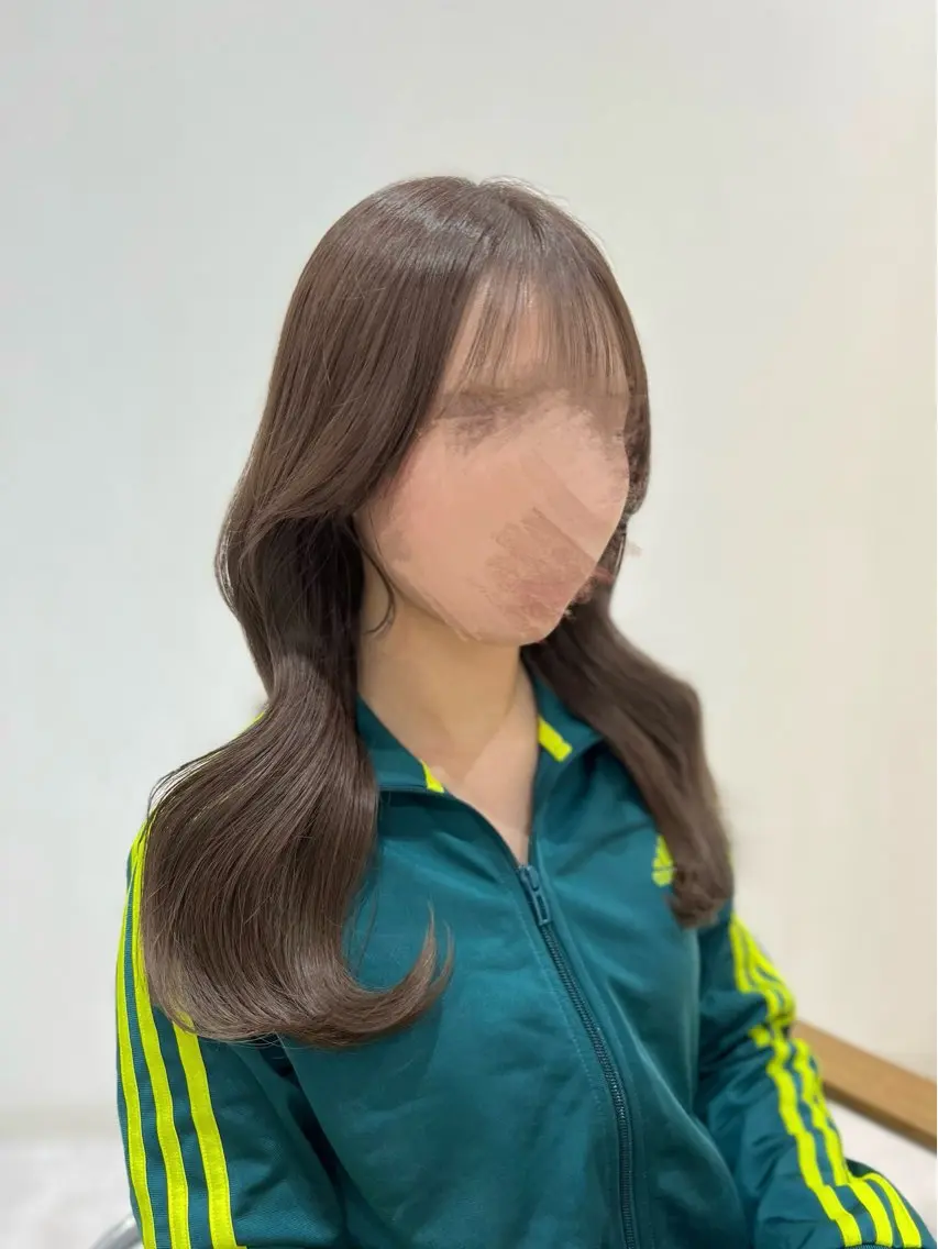 ロング カラー Zina aimiのヘアスタイル