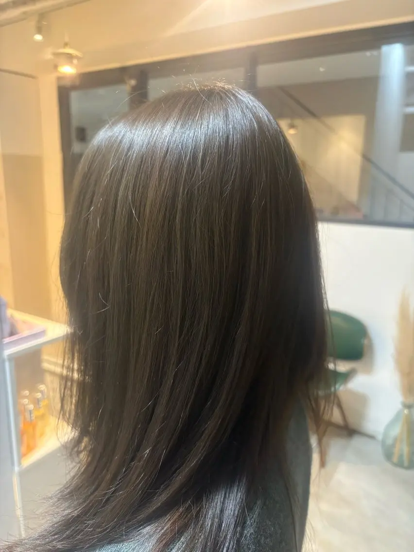 カラー ベージュカラー オリーブベージュ 髪質改善 中ノ内 里旺のヘアスタイル