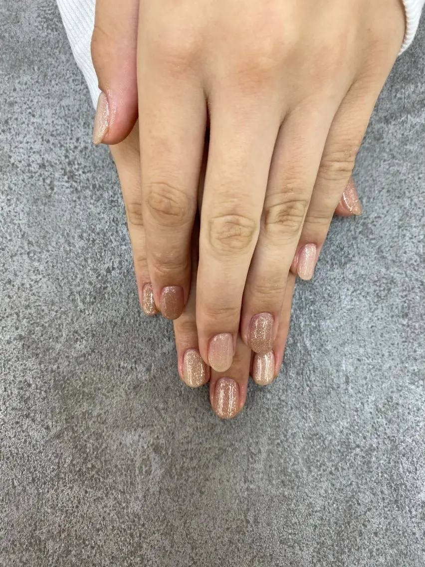ネイル ラメ(グリッター) シンプルネイル MAXKELLY AIのネイルデザイン