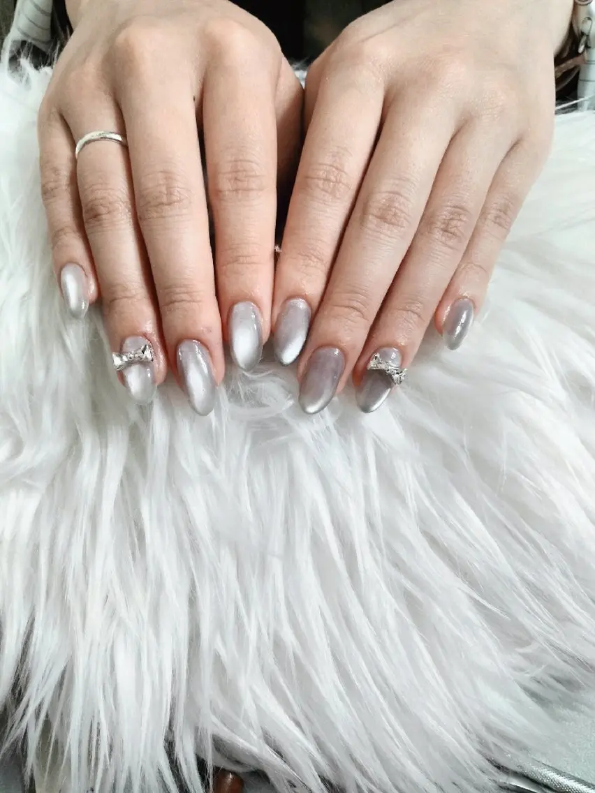 ネイル 氷ネイル・うるうるネイル マグネットネイル 春ネイル ハンドネイル Beaubie  nailサロンのネイルデザイン