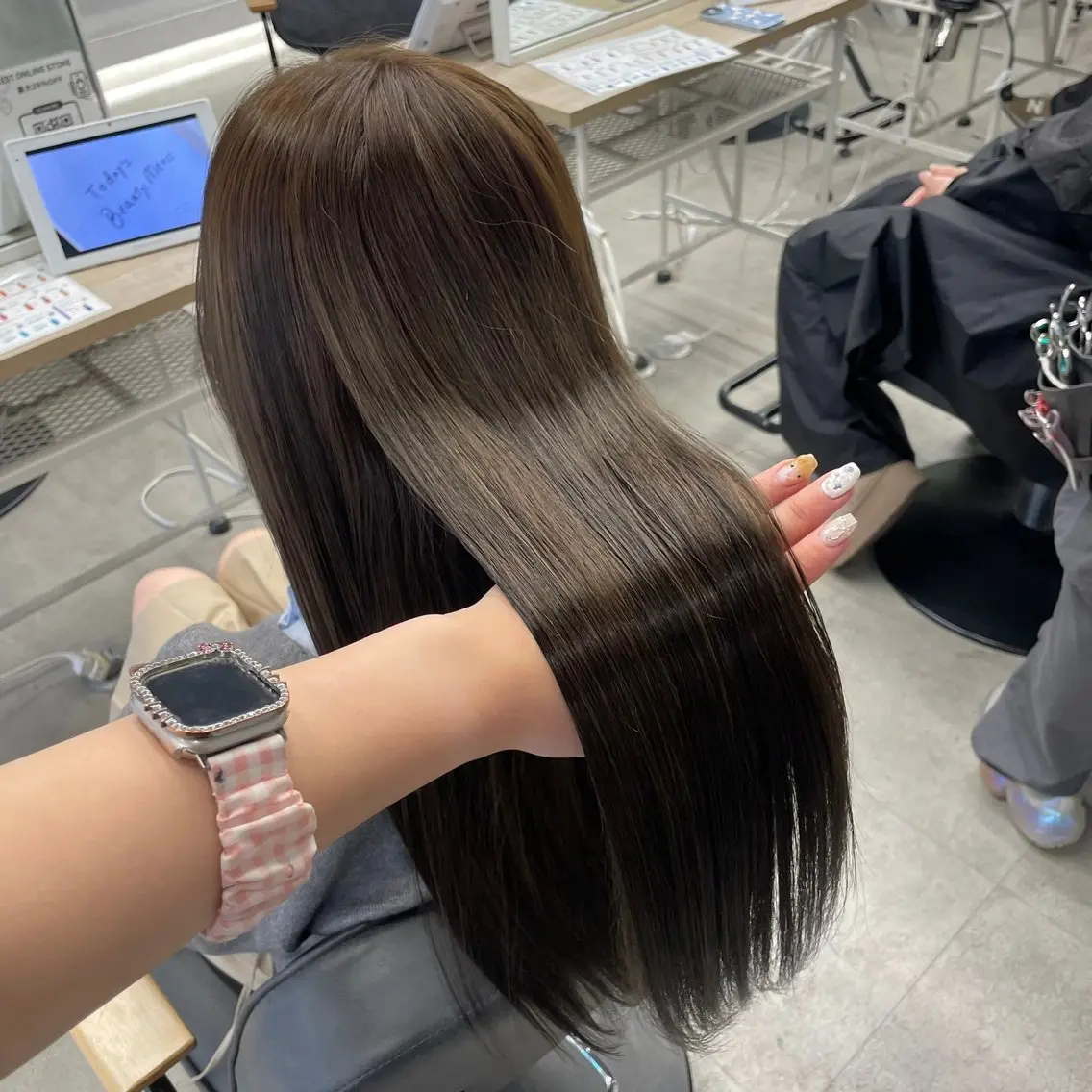 ロング カラー ななみ.⋆𝜗𝜚 透明感カラー/まつパのヘアスタイル
