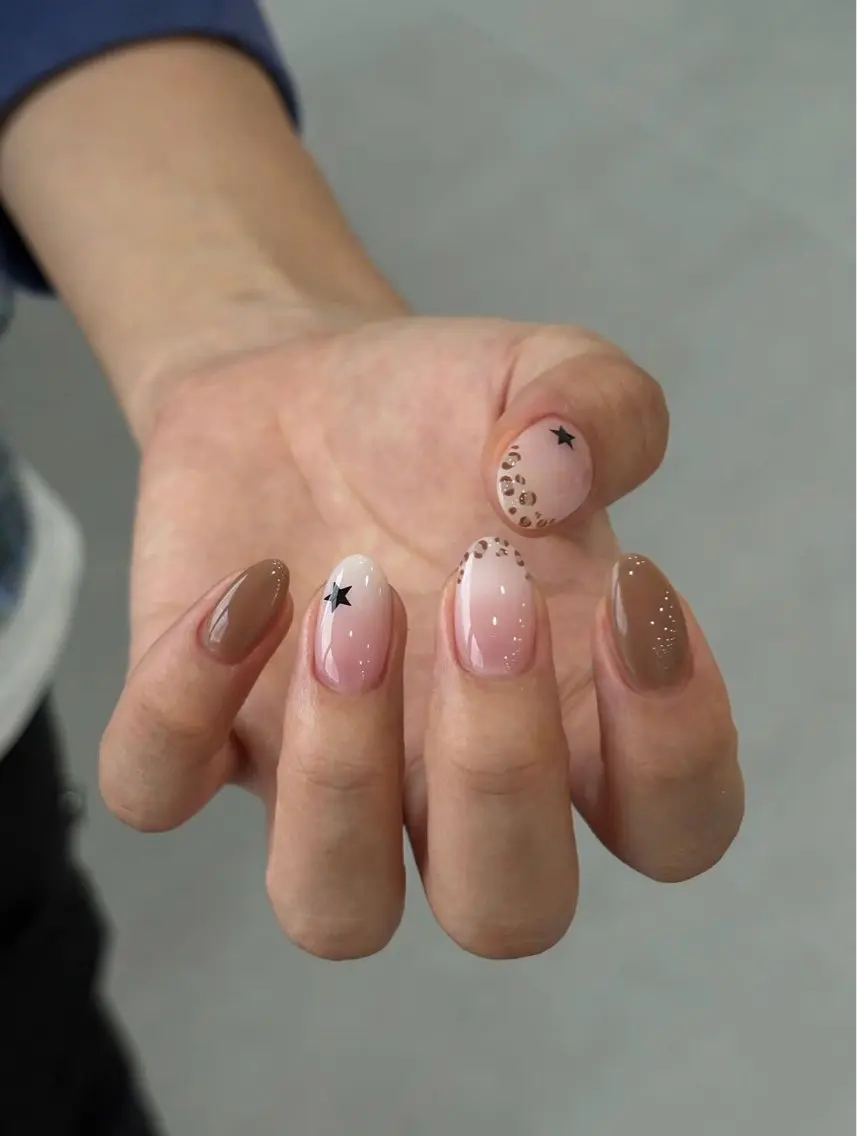 ネイル グラデーション ラメ(グリッター) マグネットネイル ミラーネイル ニュアンスネイル ハンドネイル Lumi de nailsのネイルデザイン