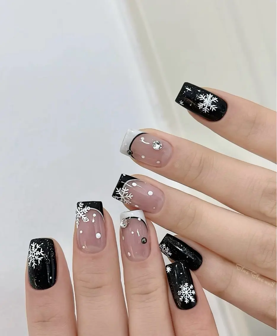 ネイル アートネイル オーロラネイル チークネイル フレンチネイル ガラスフレンチ 🎀🎀YooLi Nail Salonのネイルデザイン