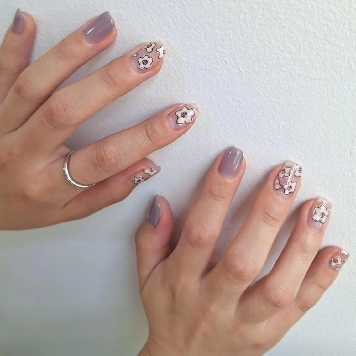 ネイル フラワーネイル ジェルネイル 韓国ネイル ニュアンスネイル ワンホンネイル nailstudio eviz新宿店のネイルデザイン