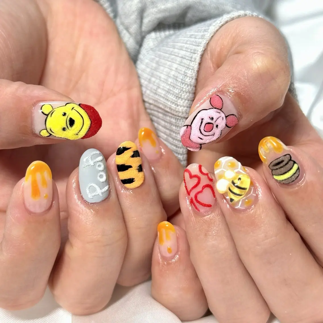 ネイル アートネイル ぷっくりネイル ハンドネイル 【OKIKA】 らん🦖🌈🧡のマツエク・マツパデザイン