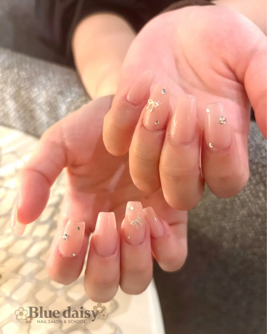 ネイル アートネイル ワンカラーネイル シンプルネイル ハンドネイル Blue daisy 栄本店のネイルデザイン