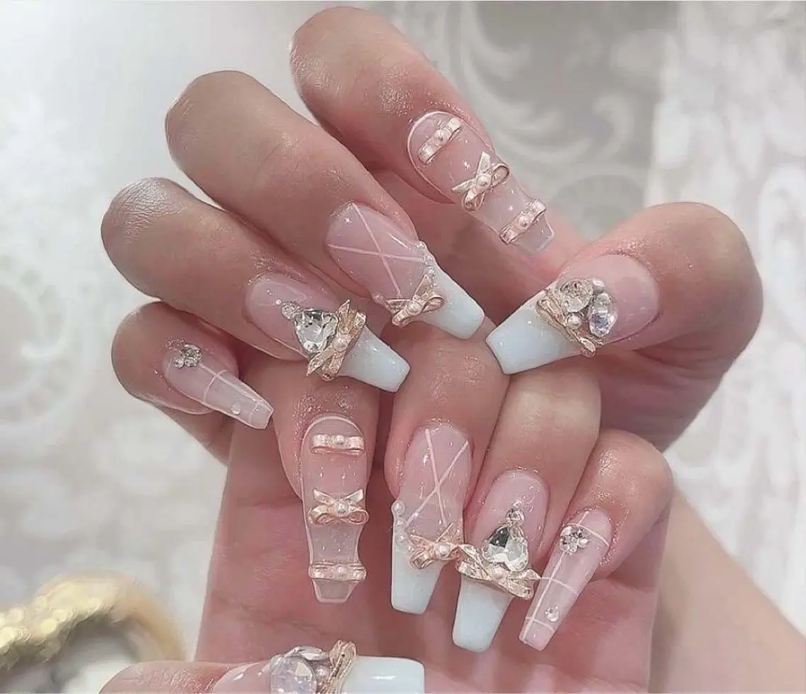 ネイル オーロラネイル チークネイル 長さ出し フットネイル フレンチネイル Lee Nails チップ長さだし専門店のネイルデザイン