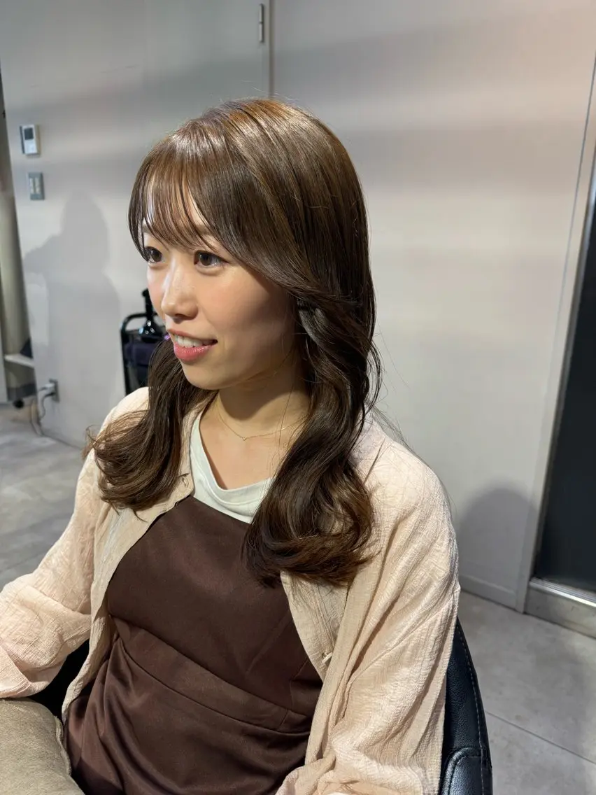 セミロング カラー ベージュカラー オリーブベージュ トリートメント 似合う髪型が 分からない方へのヘアスタイル