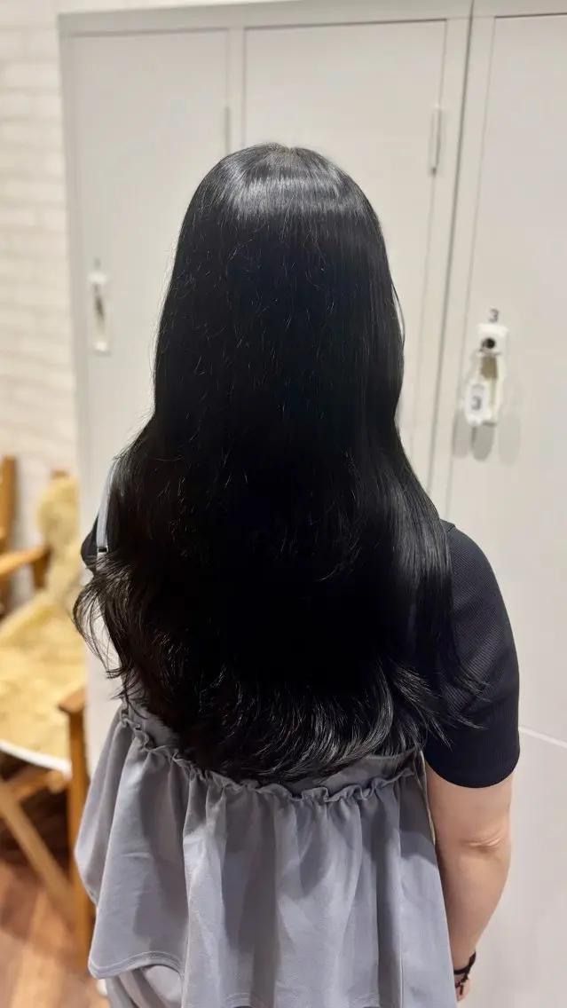 セミロング カラー カット ヘアカラー トリートメント 詩乃🎀ピンク 暖色系🫧レイヤーのヘアスタイル