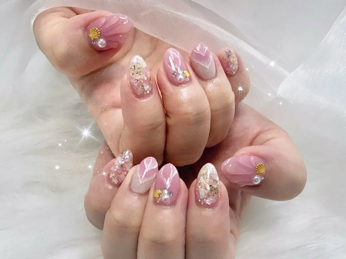 ミディアム ハンドネイル Lili Nail Studio西荻窪店のネイルデザイン