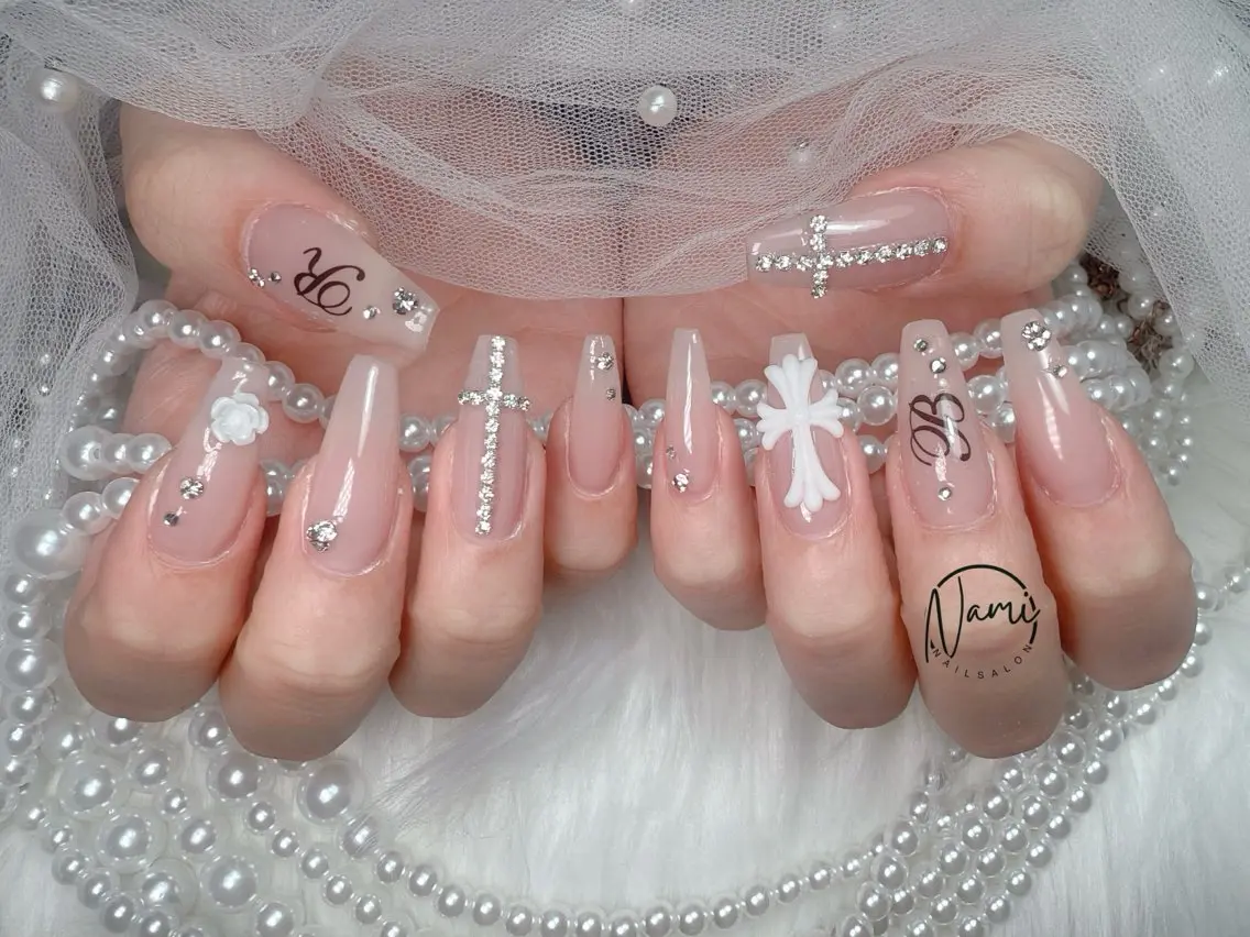 ネイル 長さ出し ガーリー 韓国ネイル ロングネイル 持ち込み ハンドネイル Nami nail salonのネイルデザイン