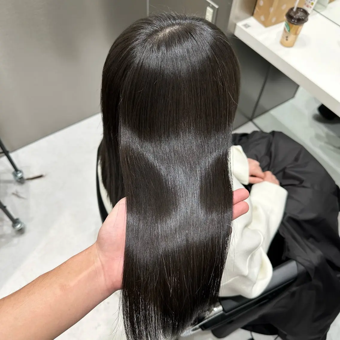 ミディアム カラー ヘアカラー トリートメント 💫艶ハイトーン×髪 質改善💫リュウトのヘアスタイル