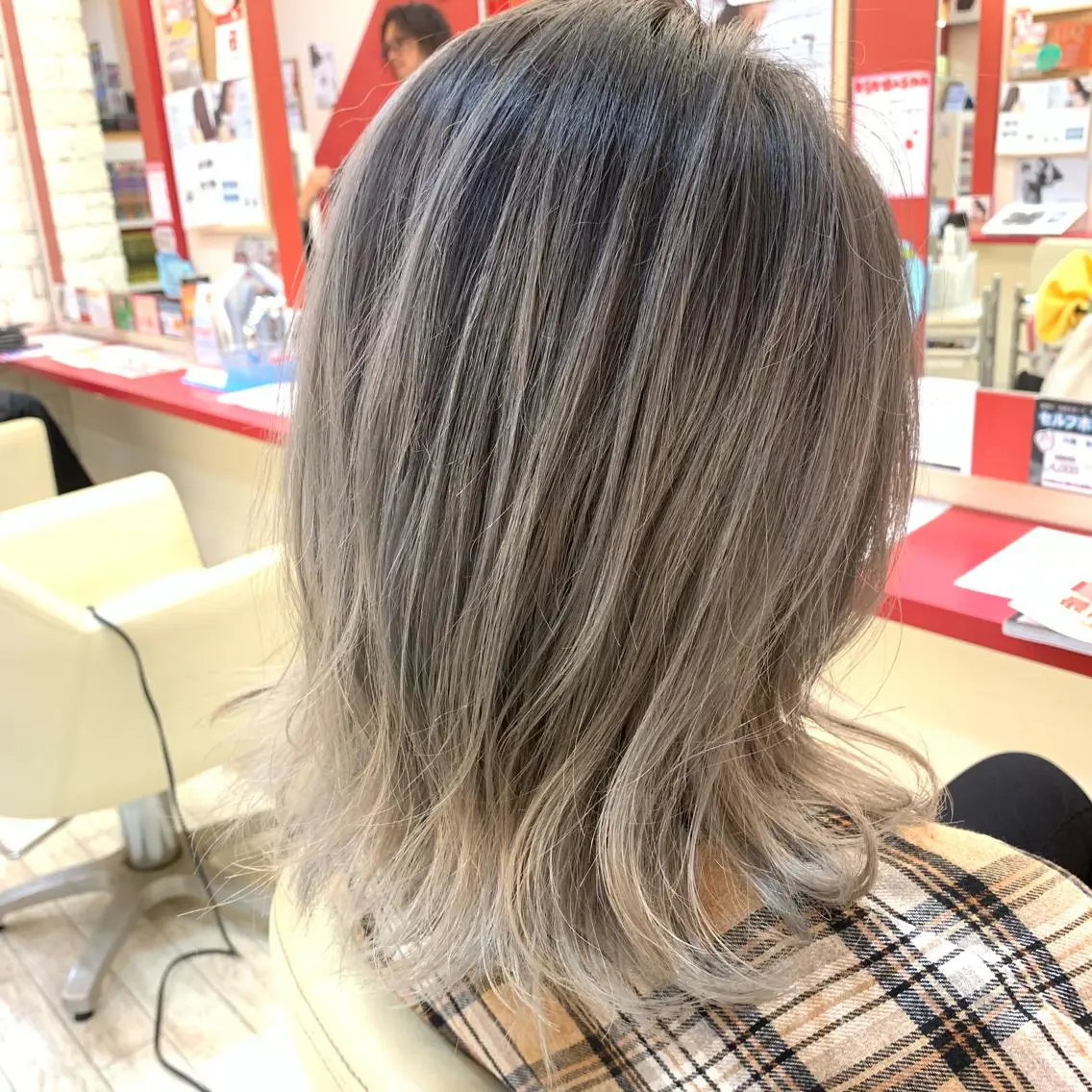 セミロング カラー 櫻井 なんなのヘアスタイル