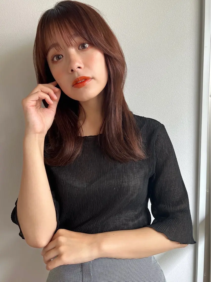 セミロング くびれヘア 韓国風ヘア 菅原リキヤ くびれレイヤーヘアのヘアスタイル