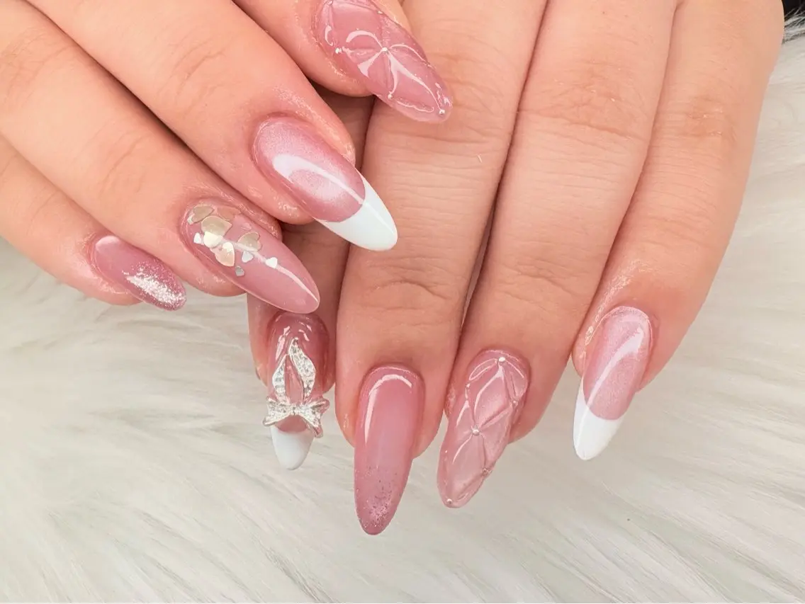 セミロング Tiny Bliss 🐈‍⬛のネイルデザイン