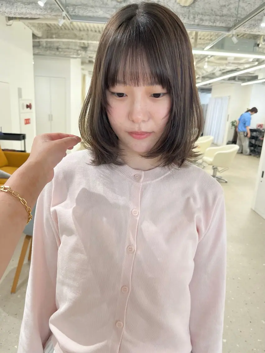 ミディアム 顔まわりレイヤー レイヤーカット 箱崎 凪沙のヘアスタイル
