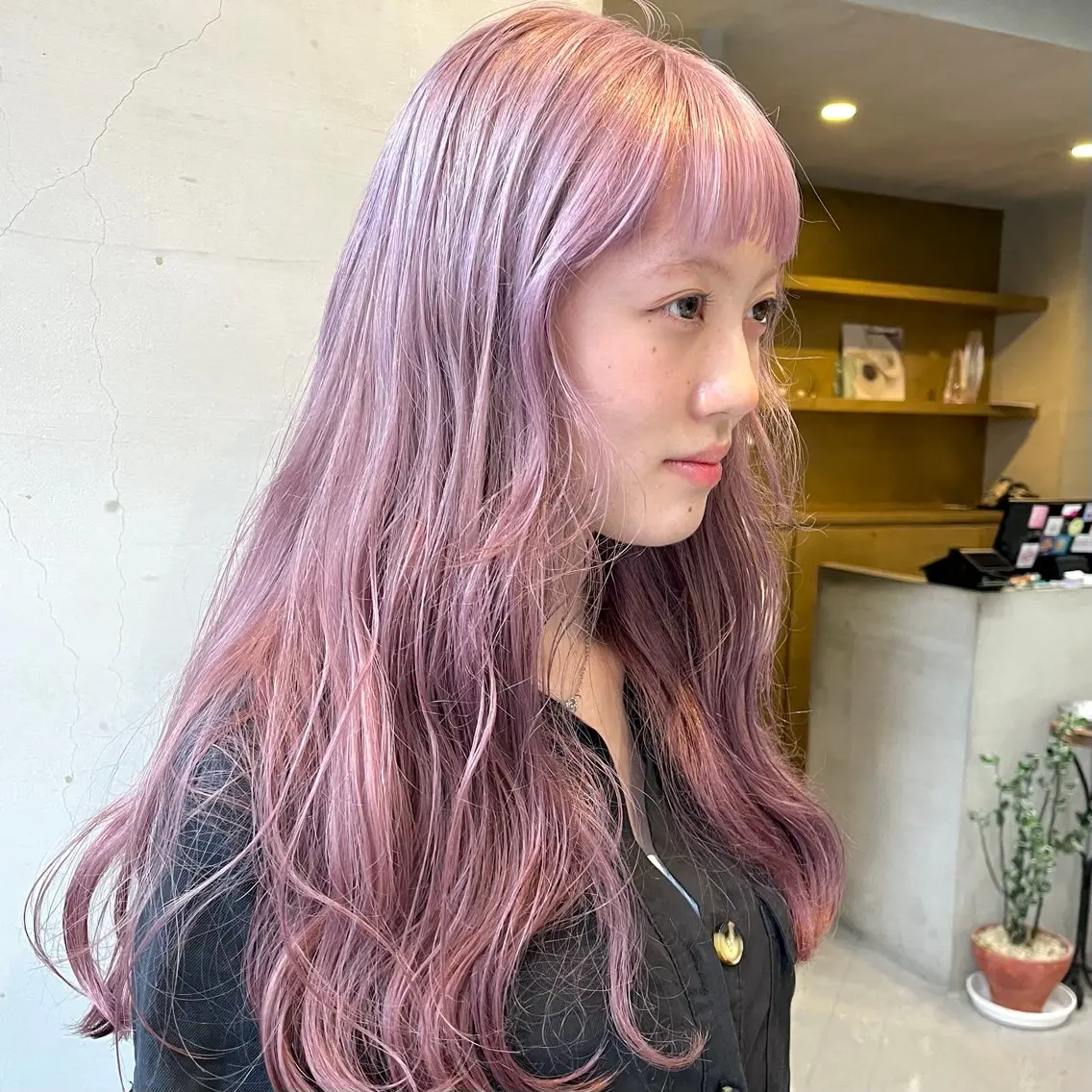 ロング カラー ハイトーンカラー ピンクカラー カット ヘアカラー なな/ICI/レイヤ ーパーマ/上前津のヘアスタイル