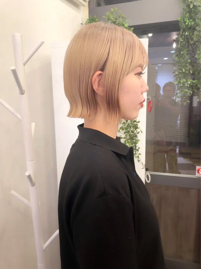 カラー ベージュカラー ミルクティーベージュ RE -NAのヘアスタイル
