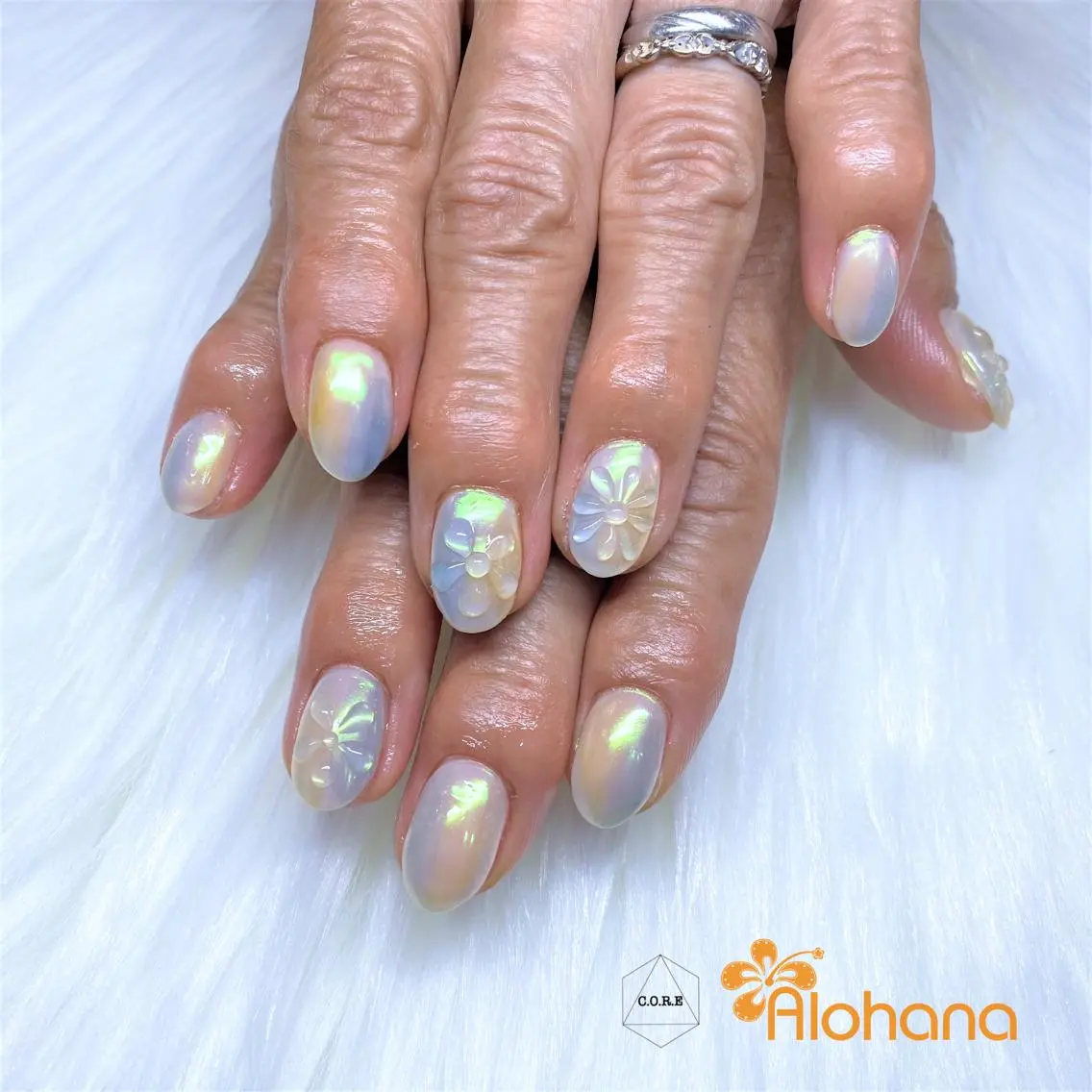 ネイル オーロラネイル ハンドネイル Alohana Minaのネイルデザイン