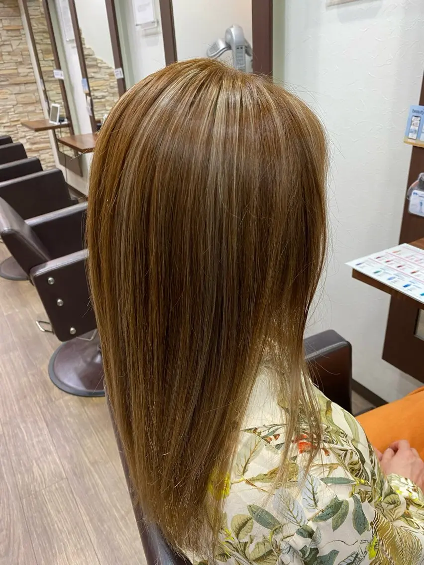 ロング ハイライト a aのヘアスタイル