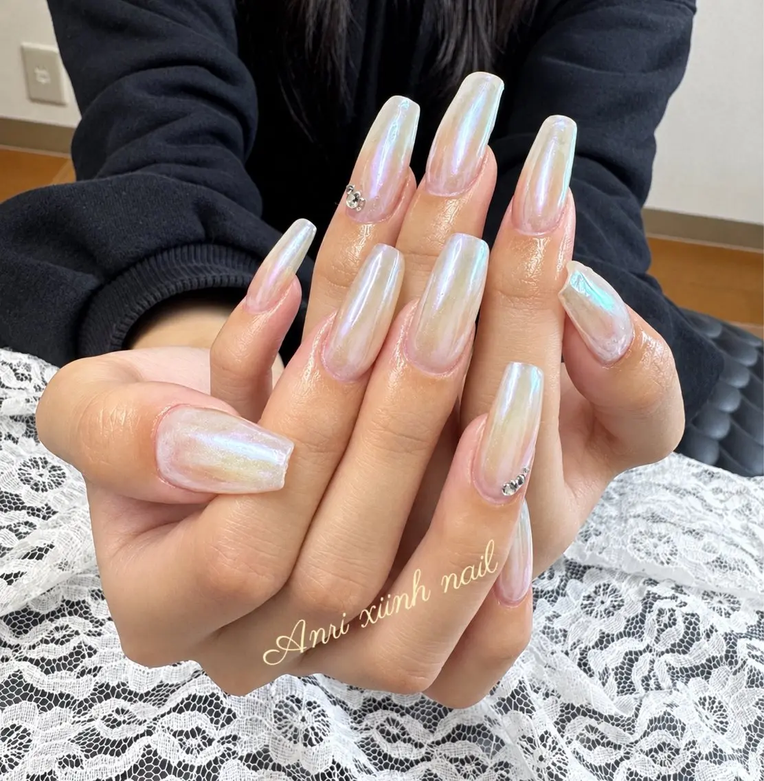 ネイル チークネイル 長さ出し フットネイル ジェルネイル 卒業式 𝓐𝓷𝓻𝓲 XiinhNailのネイルデザイン