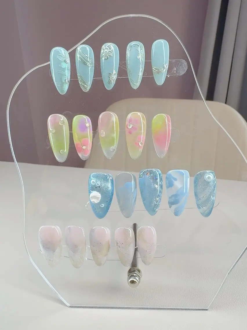 ミディアム ハンドネイル AMI Nailsalonのネイルデザイン