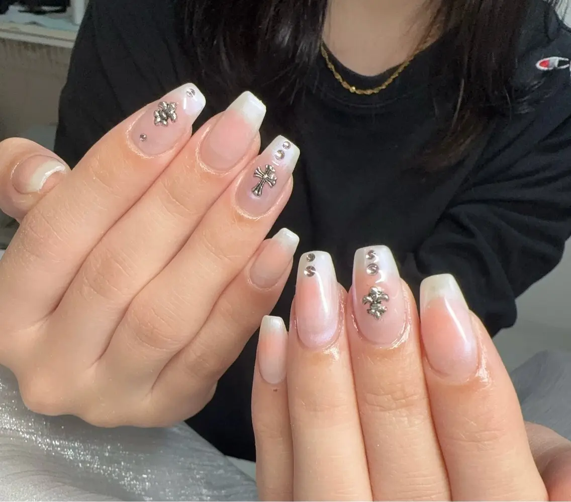 ネイル ハンドネイル ＆ME アンドミーのネイルデザイン