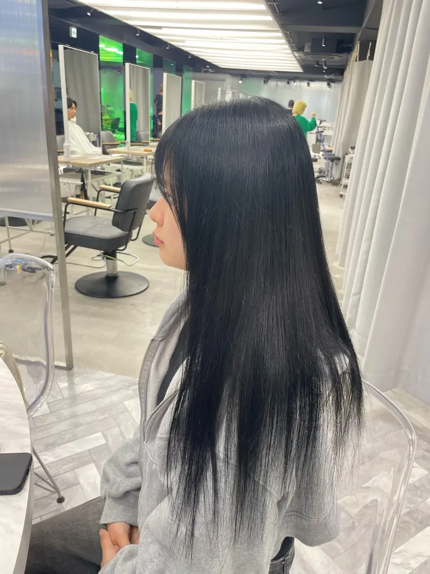 ロング カラー バレイヤージュ ブリーチ ケアブリーチ ダブルカラー イヤリングカラー フェザーショート⚡️ REONのヘアスタイル