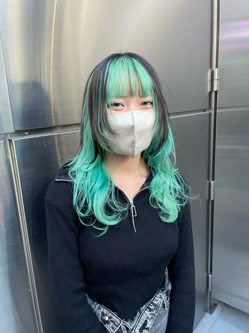 カット＋インナーオリジナルケアブリーチ１回＋オンカラー＋髪質改善処理トリートメントの写真