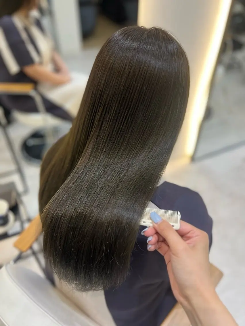 ロング カラー Zina aimiのヘアスタイル