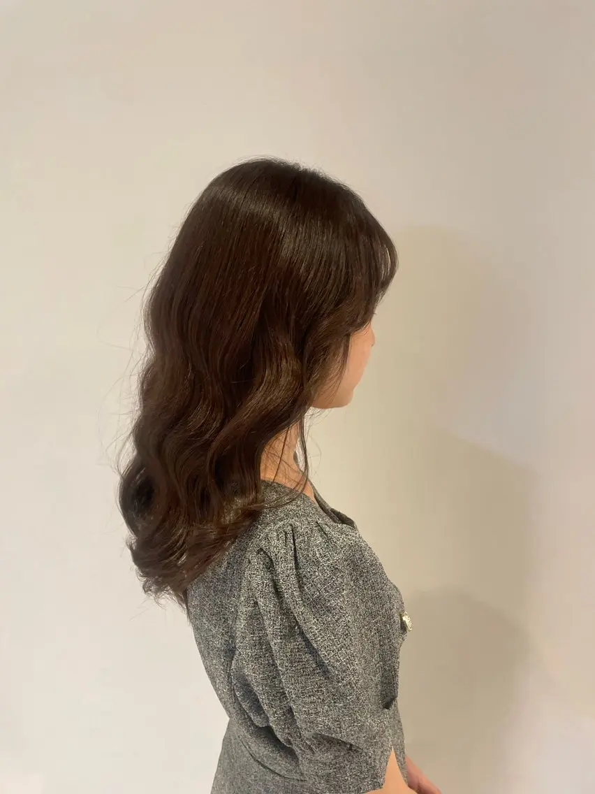 ミディアム​〜​ロングカット+カラーの写真