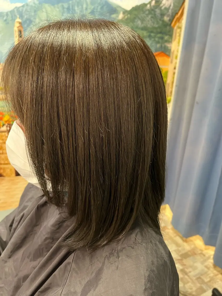 ミディアム レイヤーカット 山下 茜のヘアスタイル