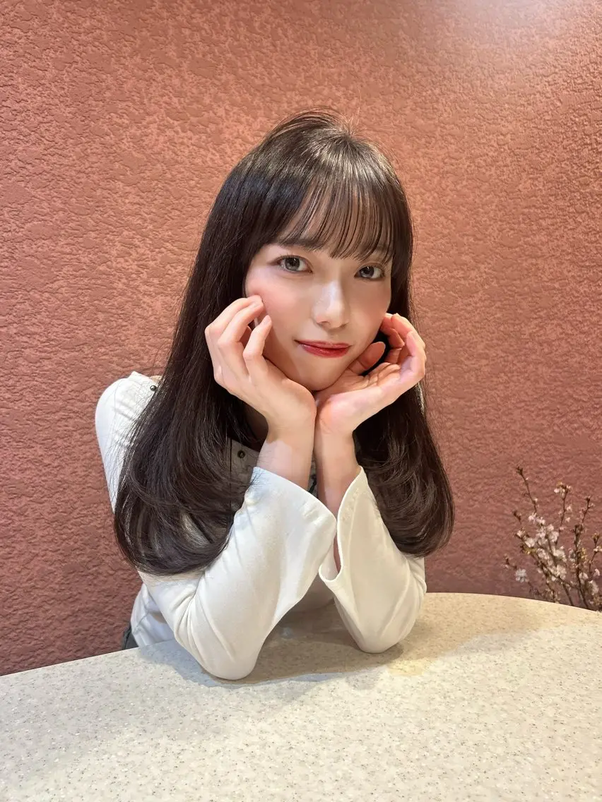 セミロング 韓国風カラー 顔まわりレイヤー 顔周りカット 髪質改善 韓国風ヘア カット ヘアカラー 透明感カラー♡ 原宿美容室￤Rinaのヘアスタイル