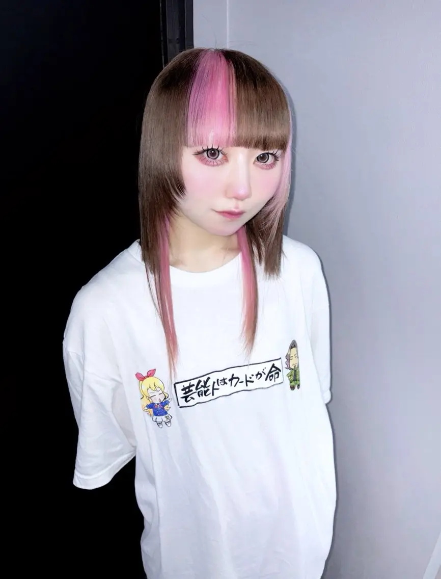 セミロング カラー ブラウンカラー デザインカラー ピンクカラー ヘアカラー みゆ/ケア ブリーチ/ハイトーンのヘアスタイル