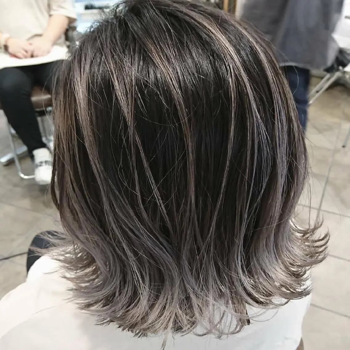 ショート ヘアカラー Luisハイライト　 喜連瓜破、髪質改善のヘアスタイル