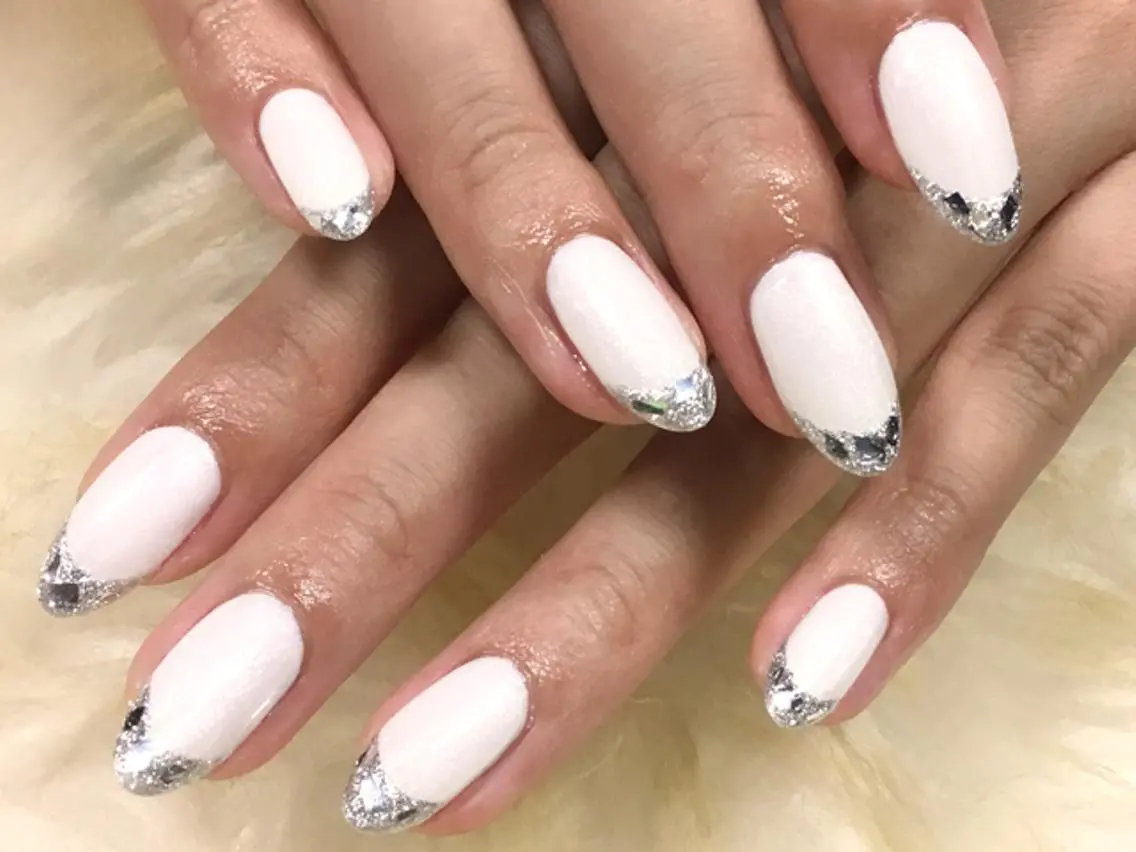ネイル フレンチネイル ガラスフレンチ ハンドネイル Yuika. hのネイルデザイン