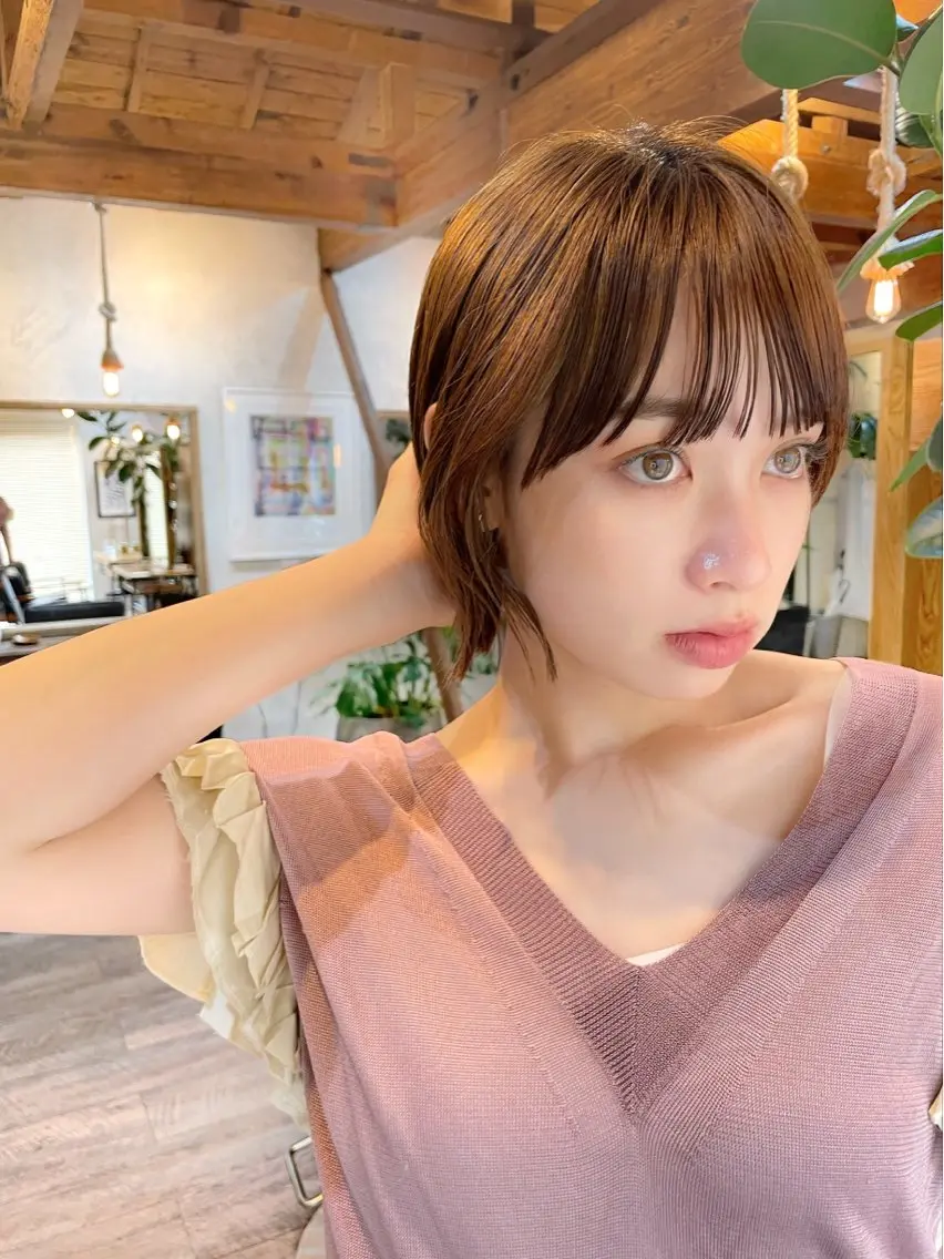 ショート カラー 切りっぱなしボブ ボブレイヤー ボブ くびれヘア 顔まわりレイヤー カット ヘアカラー 結べるレイヤーボブ くびれLady表参道のヘアスタイル